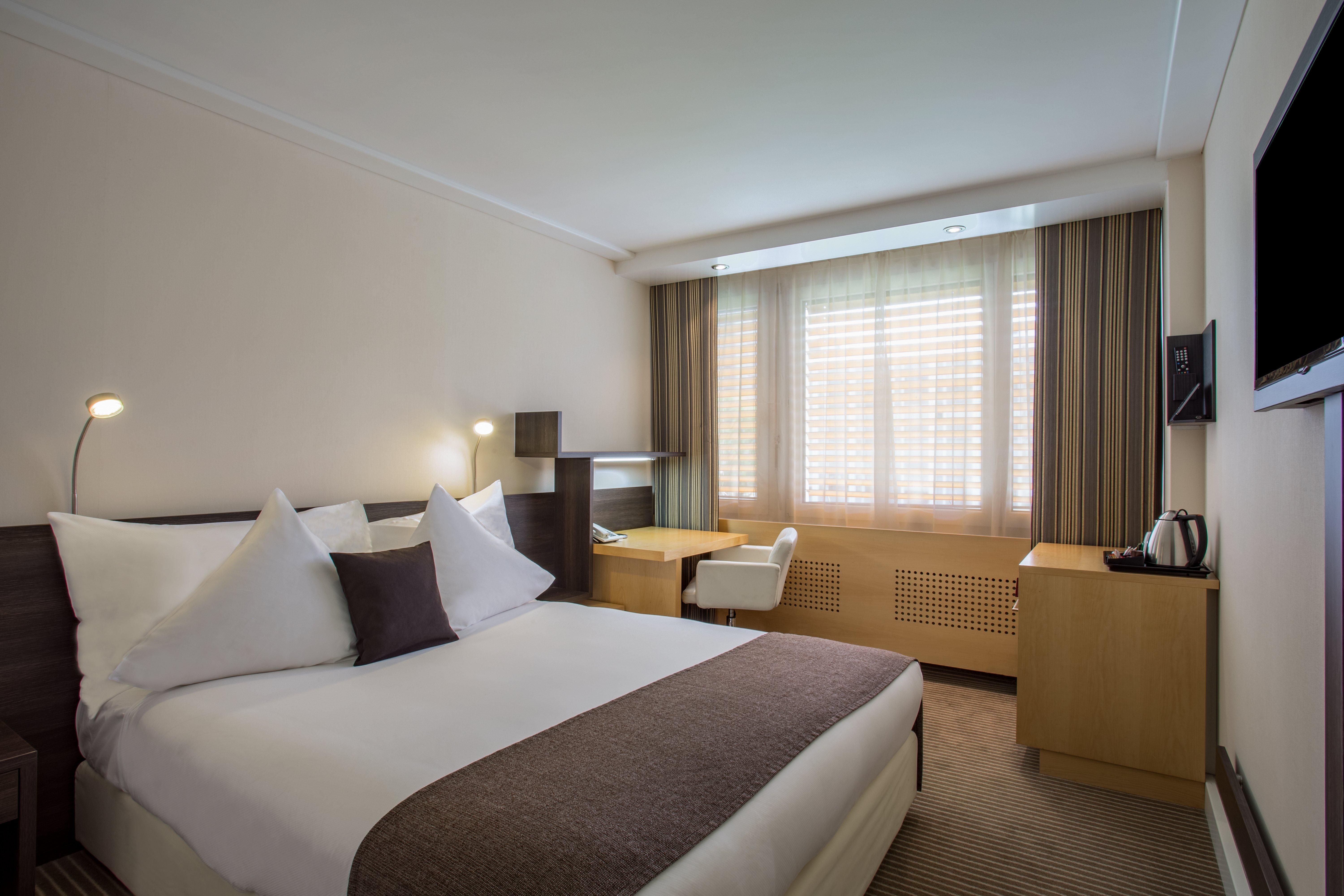 Hotel Crowne Plaza Zuerich By Ihg Esterno foto
