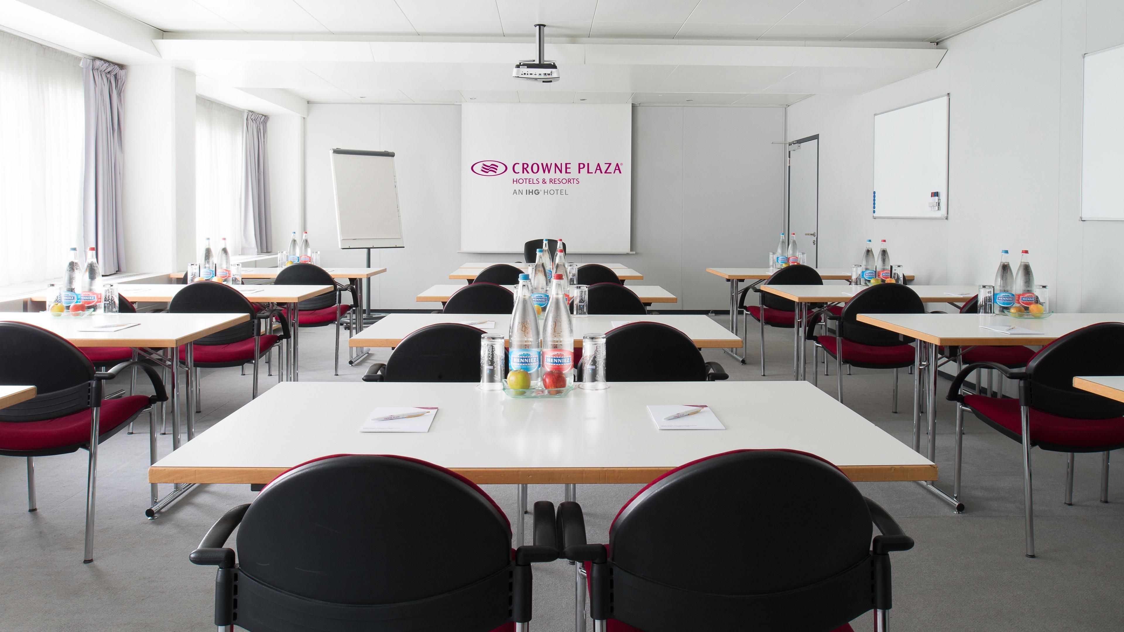 Hotel Crowne Plaza Zuerich By Ihg Esterno foto