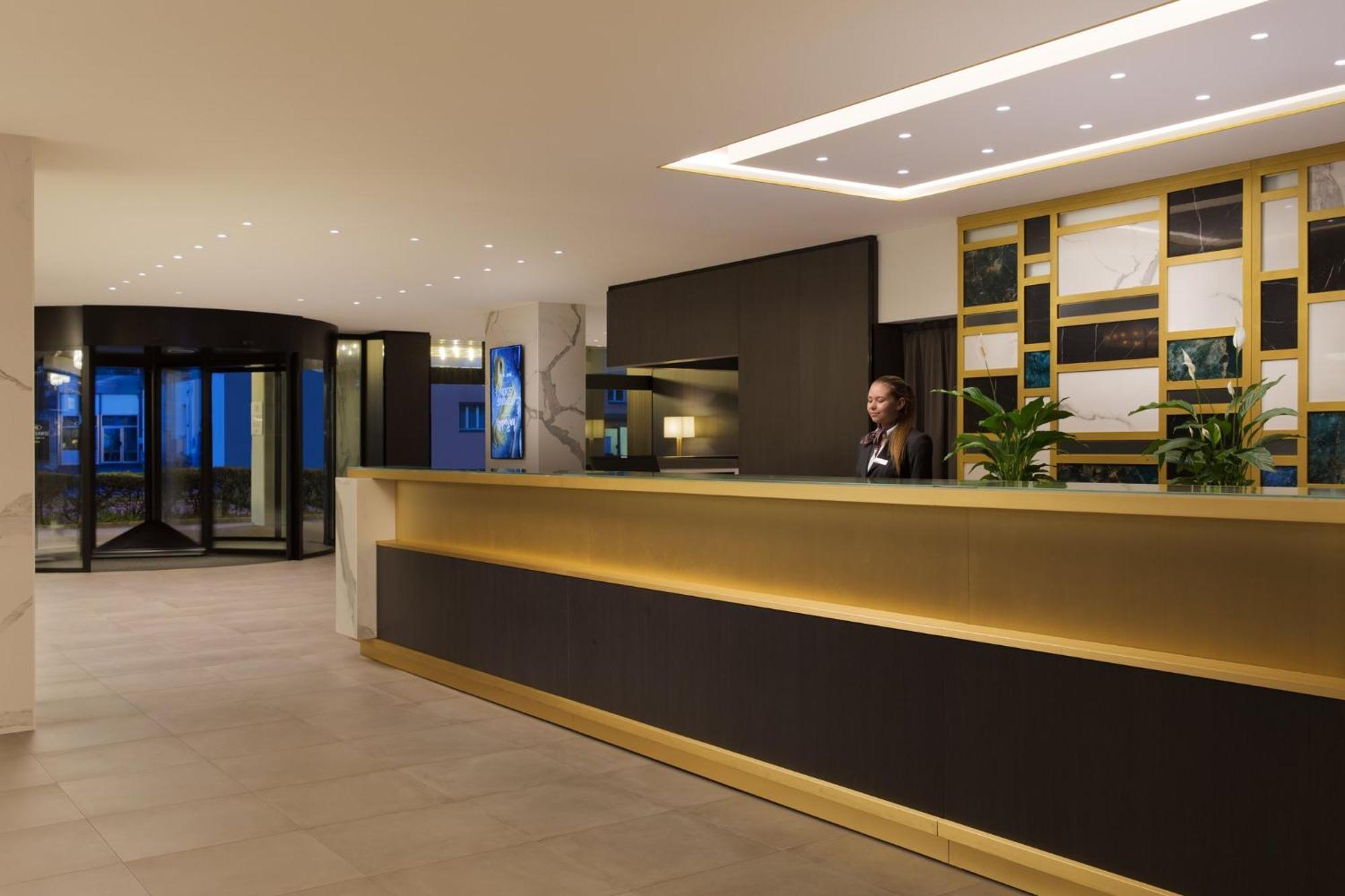 Hotel Crowne Plaza Zuerich By Ihg Esterno foto