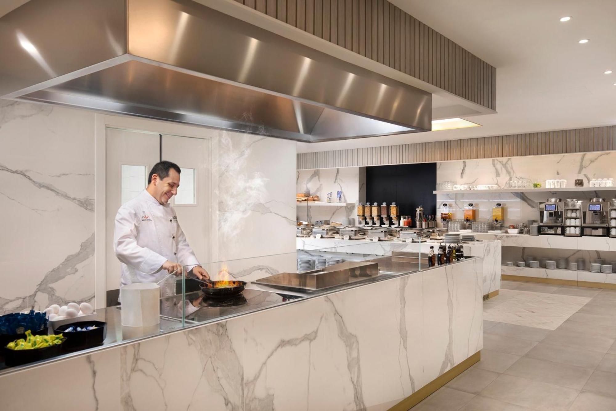 Hotel Crowne Plaza Zuerich By Ihg Esterno foto