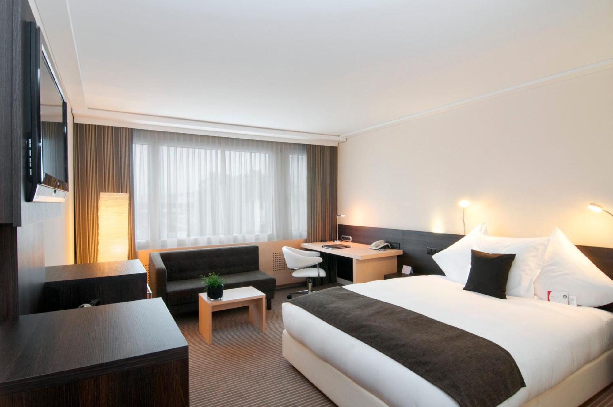 Hotel Crowne Plaza Zuerich By Ihg Esterno foto