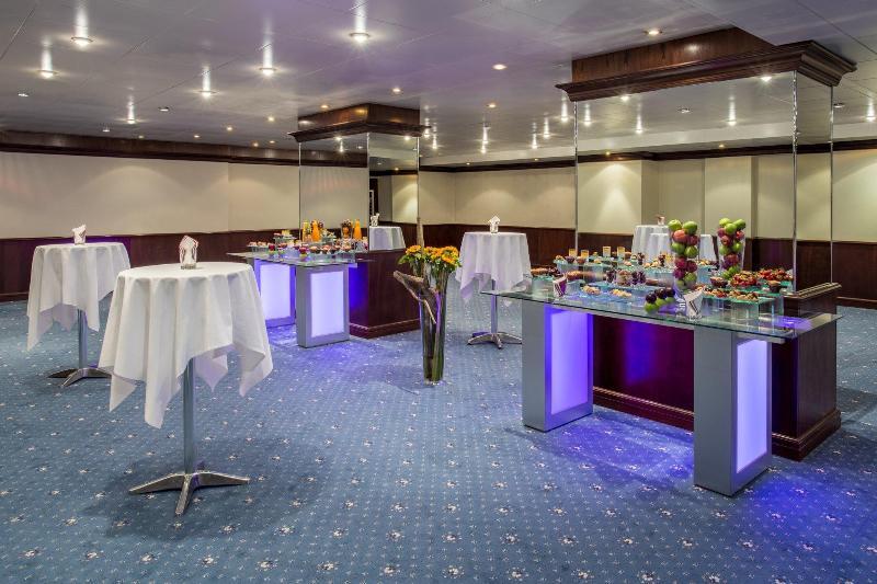Hotel Crowne Plaza Zuerich By Ihg Esterno foto