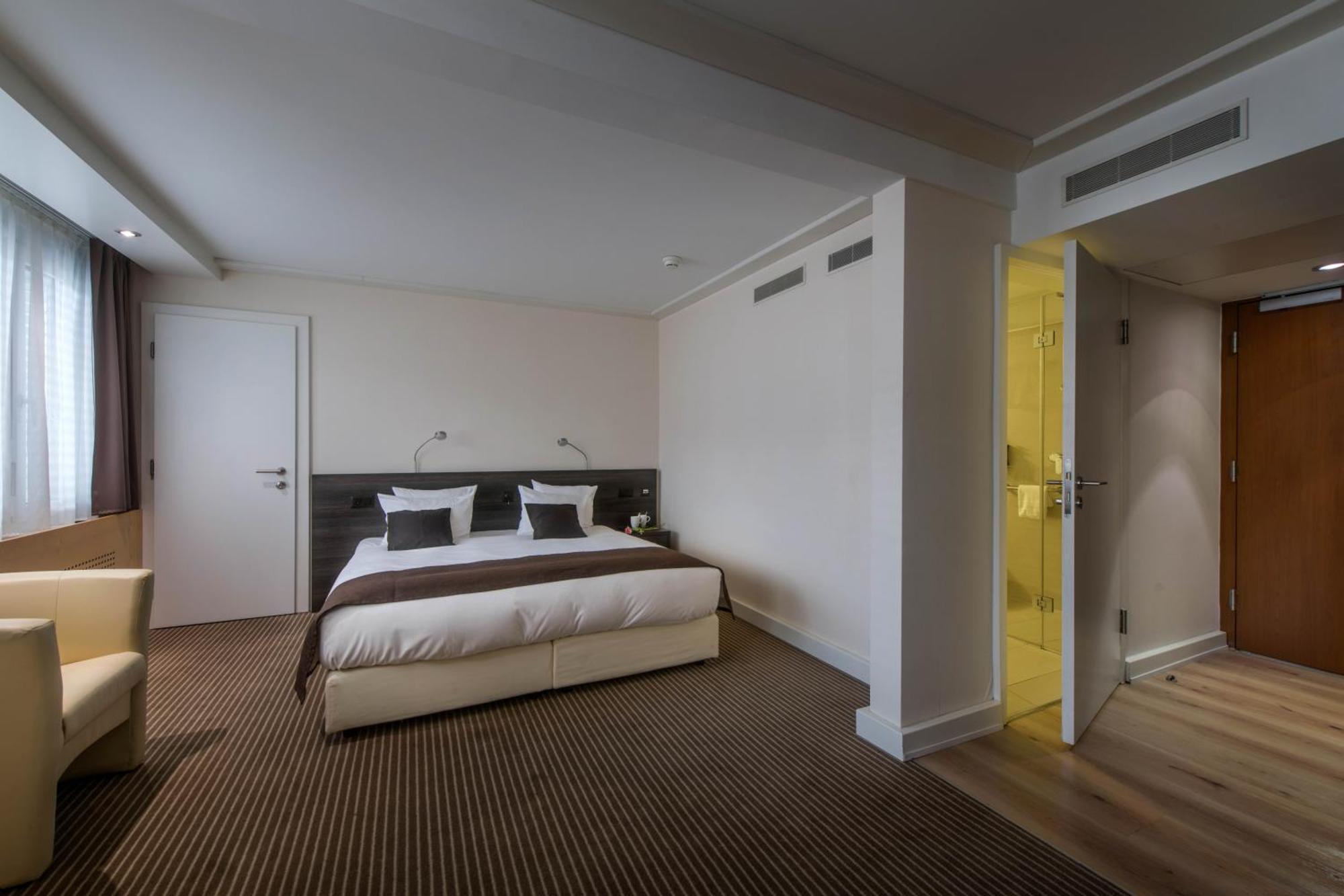Hotel Crowne Plaza Zuerich By Ihg Esterno foto
