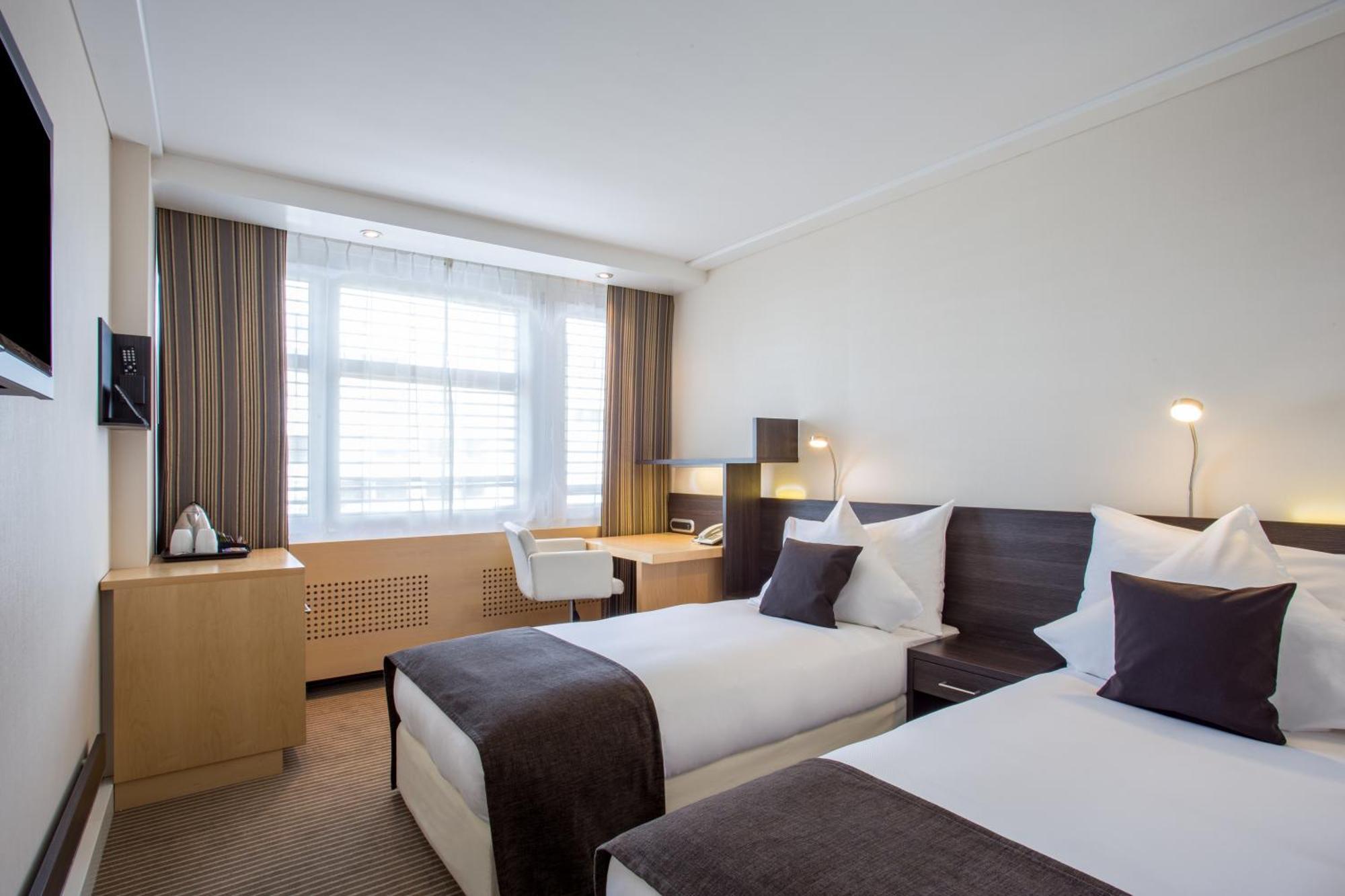 Hotel Crowne Plaza Zuerich By Ihg Esterno foto