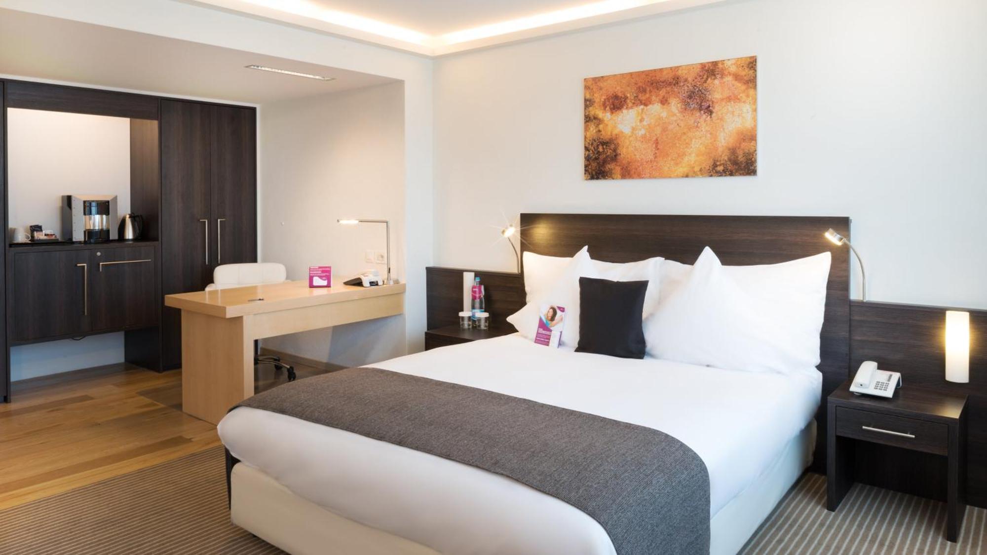 Hotel Crowne Plaza Zuerich By Ihg Esterno foto