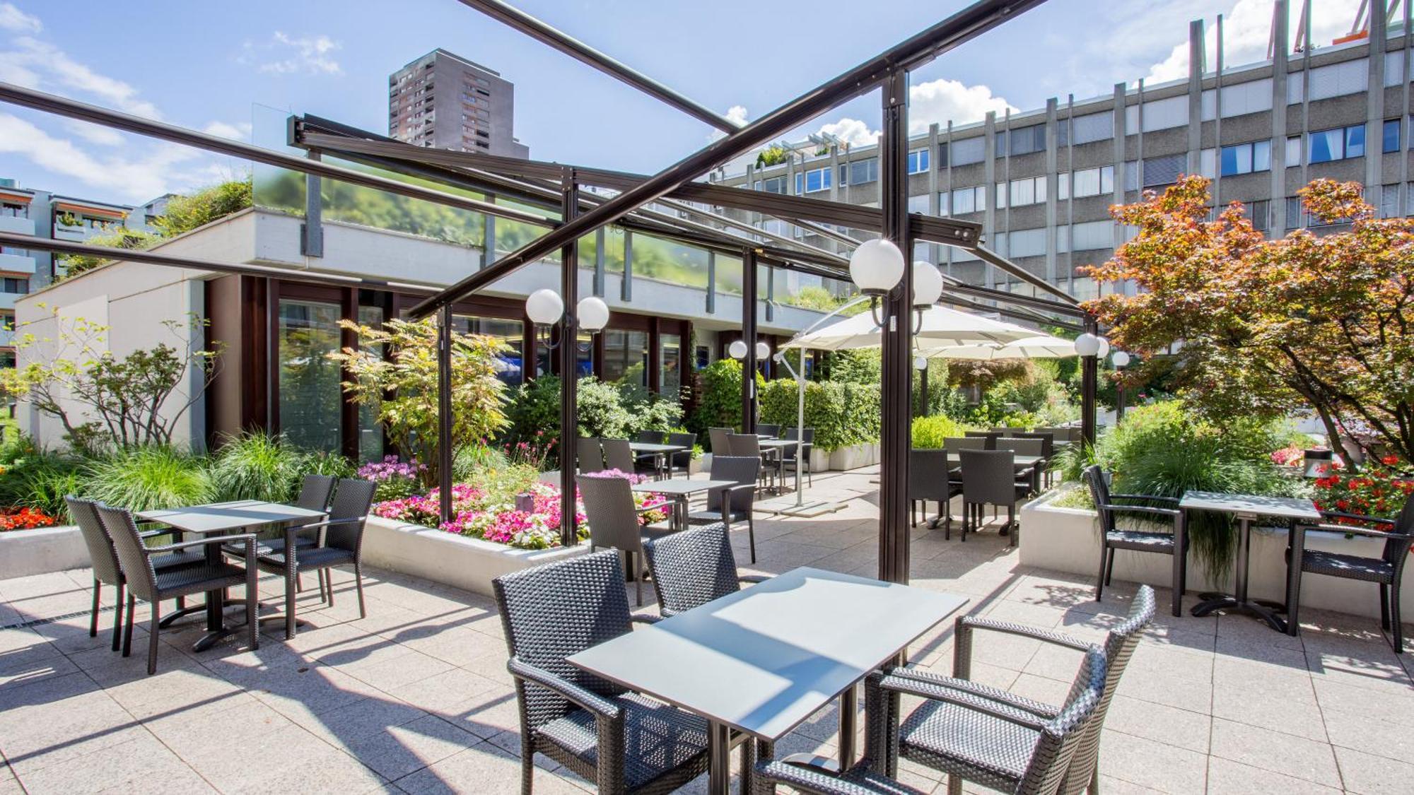 Hotel Crowne Plaza Zuerich By Ihg Esterno foto