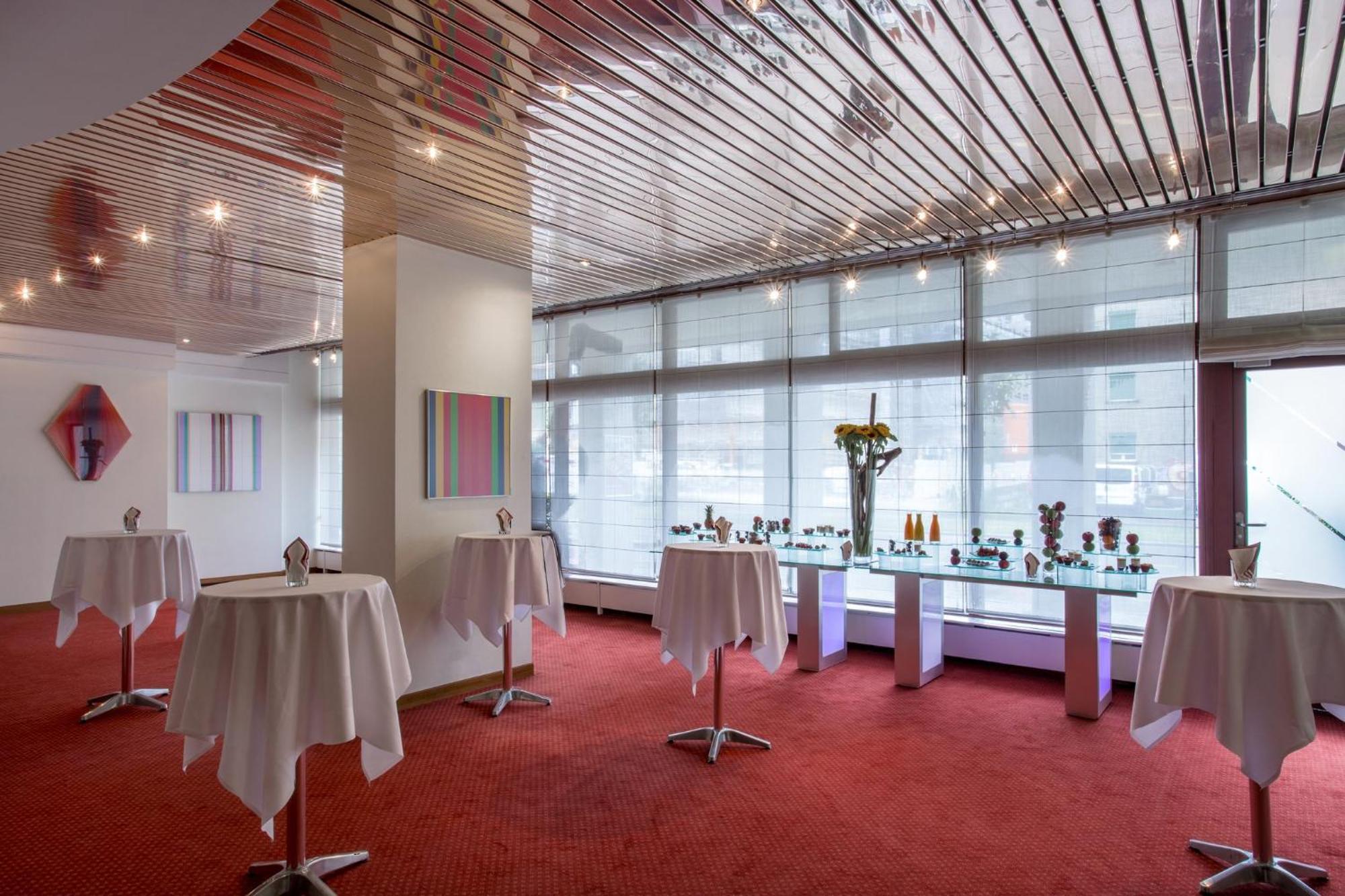 Hotel Crowne Plaza Zuerich By Ihg Esterno foto
