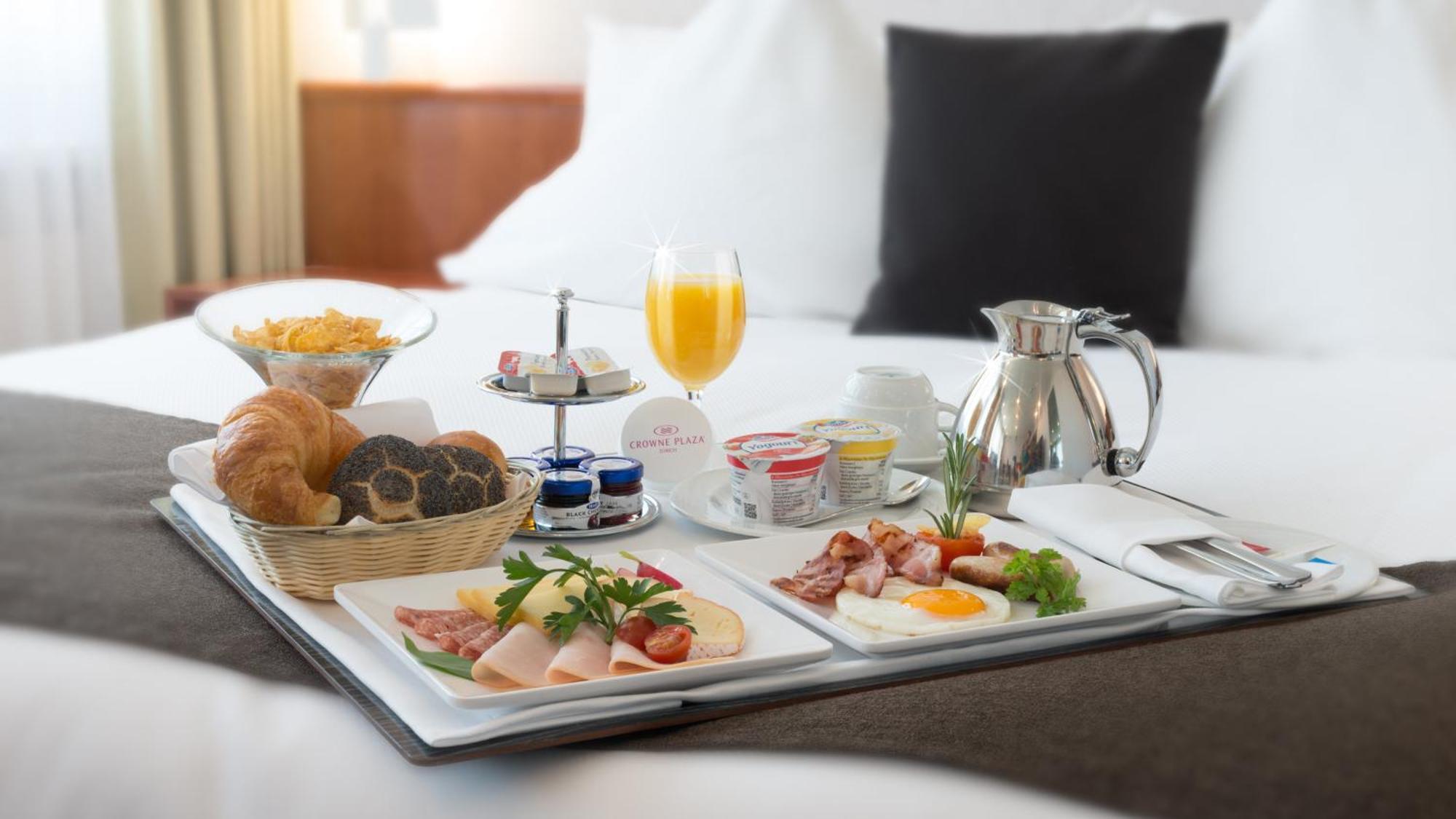 Hotel Crowne Plaza Zuerich By Ihg Esterno foto