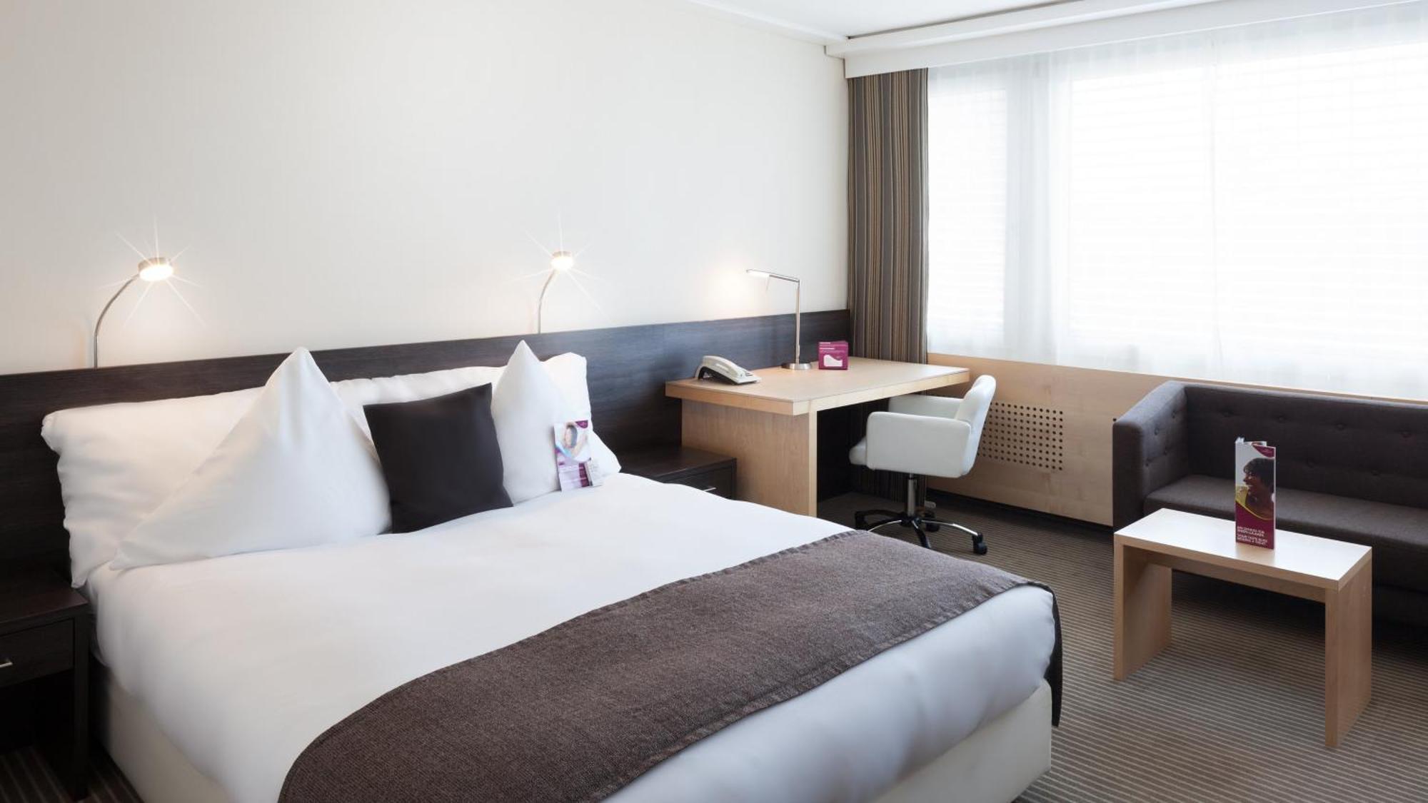 Hotel Crowne Plaza Zuerich By Ihg Esterno foto