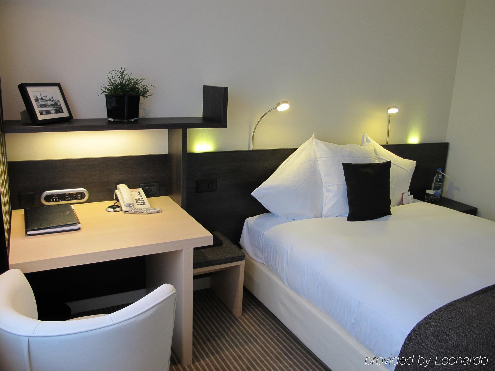 Hotel Crowne Plaza Zuerich By Ihg Esterno foto